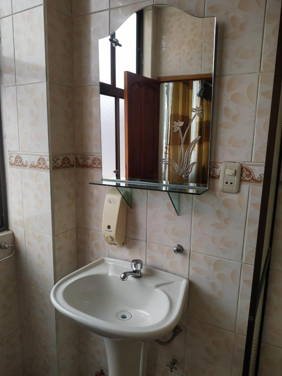 Hostal Terrabella Srl Ла-Пас Екстер'єр фото